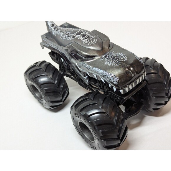 Monster Jam 1:24 Scale Mega-Wrex Gray Version - Picture 4 of 6